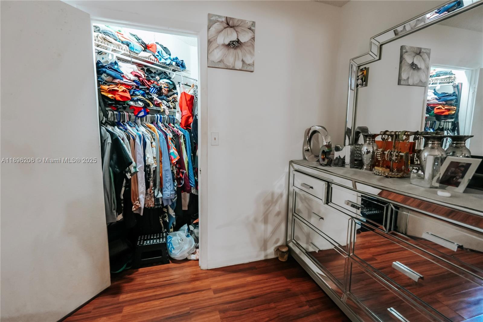 LAKE POINTE CONDOMINIUM - Residential