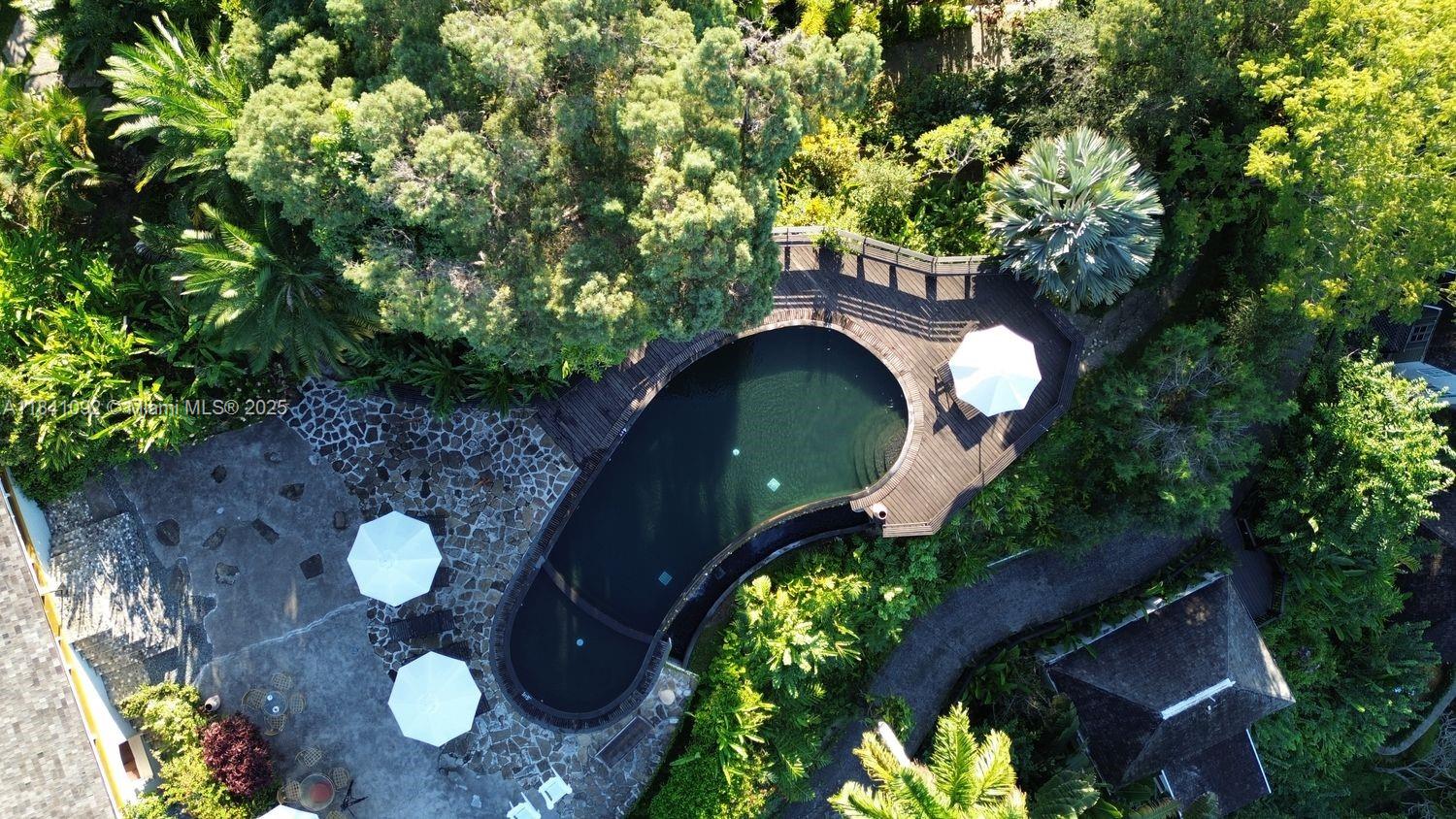 STRAWBERRY HILL HOTEL - Residential