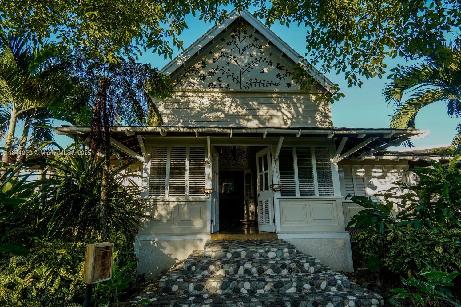 STRAWBERRY HILL HOTEL - Residential