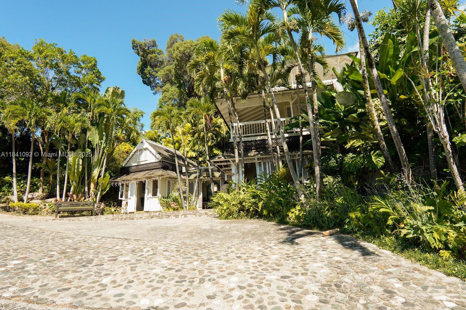 STRAWBERRY HILL HOTEL - Residential