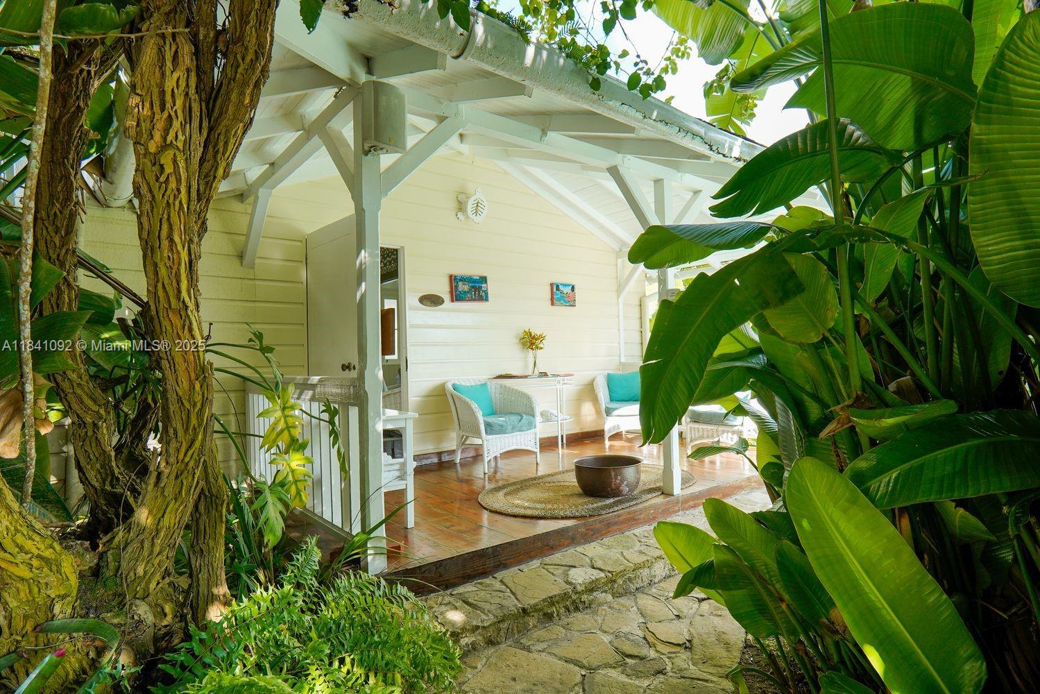 STRAWBERRY HILL HOTEL - Residential