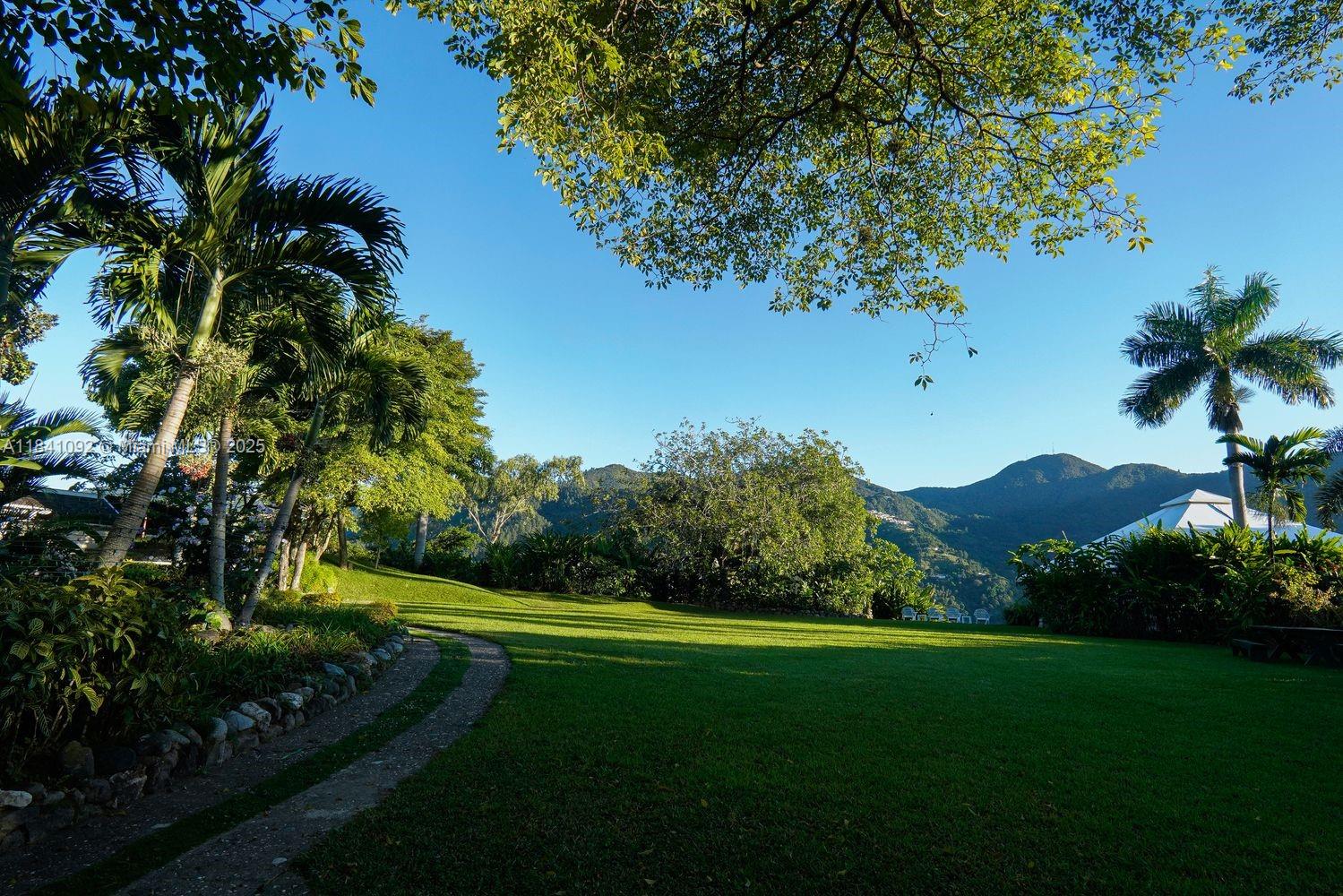 STRAWBERRY HILL HOTEL - Residential