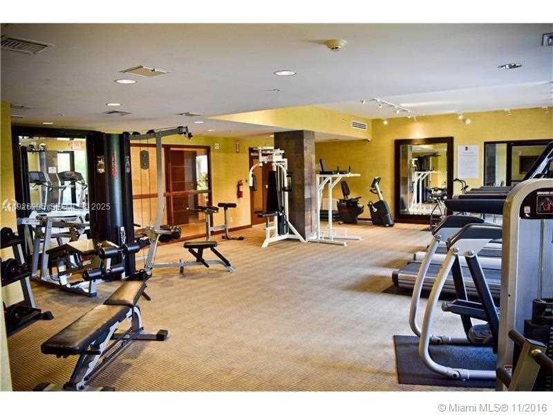 PARC CENTRAL AVENTURA SOU - Residential Lease