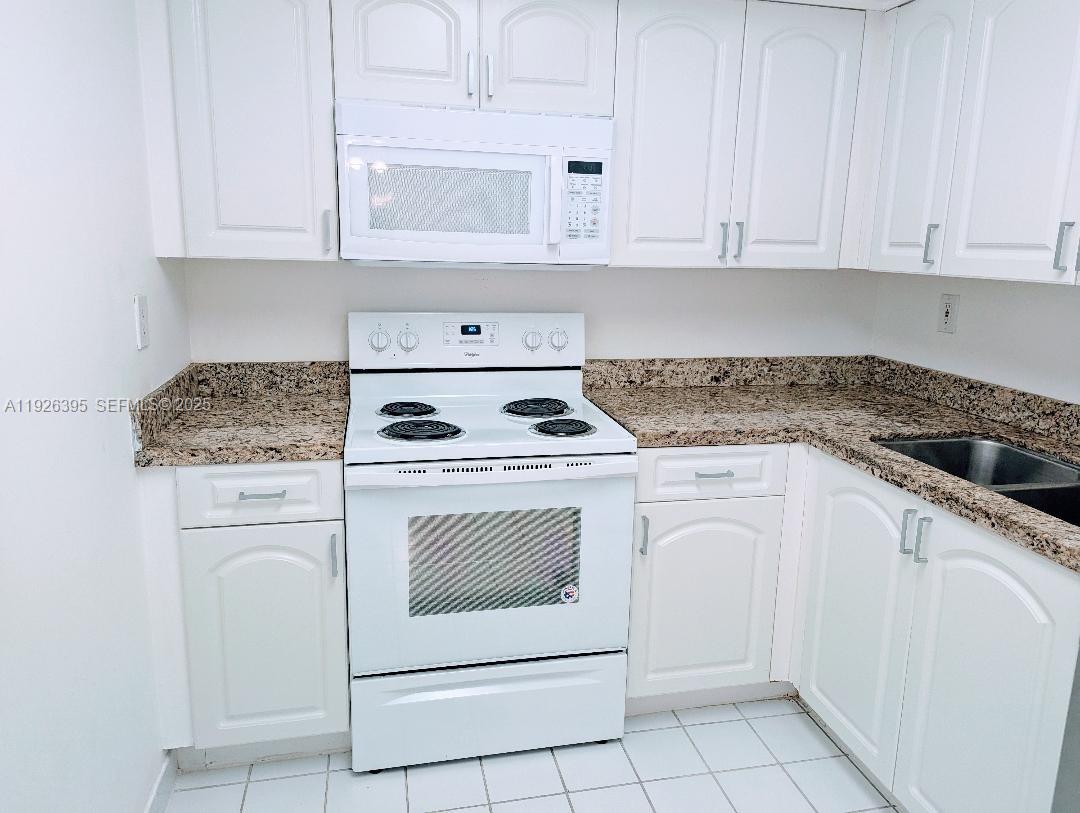 PARC CENTRAL AVENTURA SOU - Residential Lease