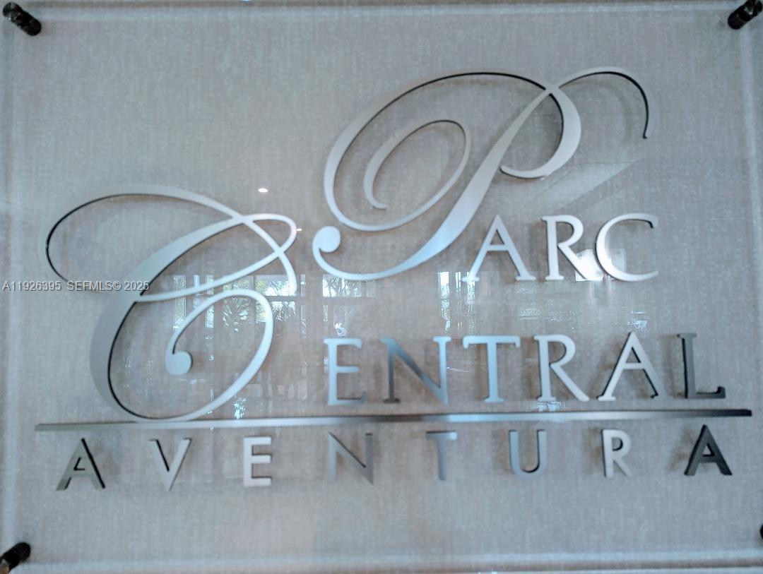 PARC CENTRAL AVENTURA SOU - Residential Lease