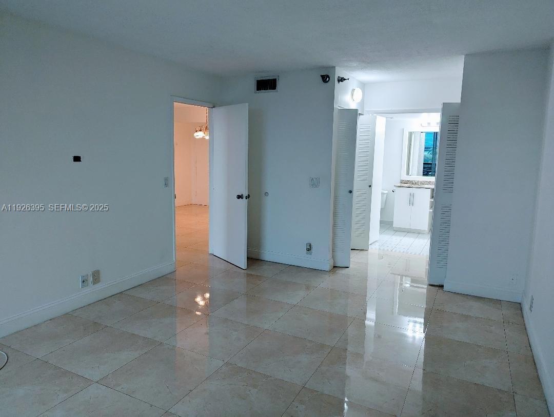 PARC CENTRAL AVENTURA SOU - Residential Lease