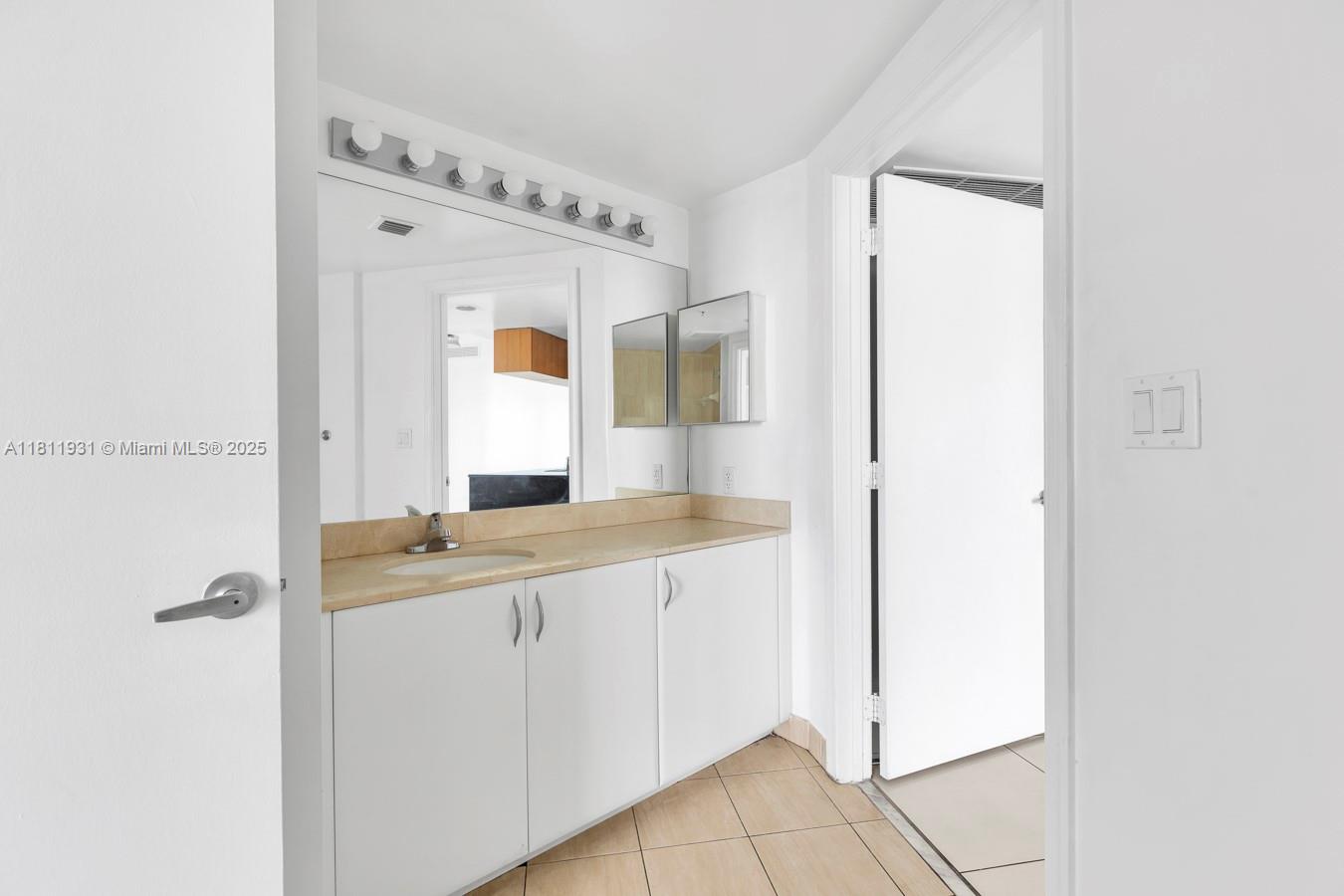 OPERA TOWER CONDO - Residential