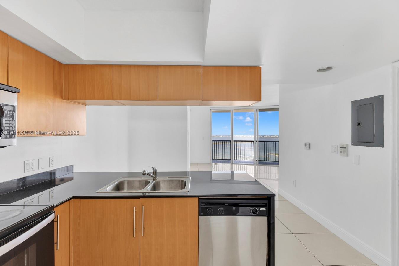 OPERA TOWER CONDO - Residential