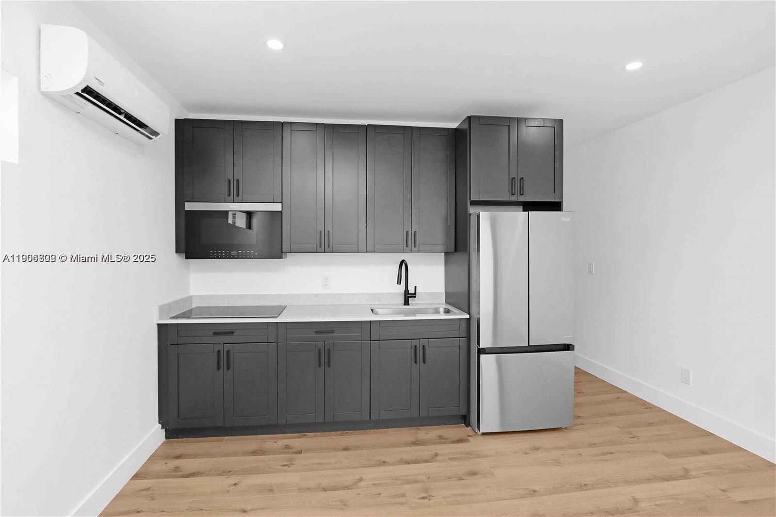 ALTOS DEL MAR NO 3 - Residential Lease