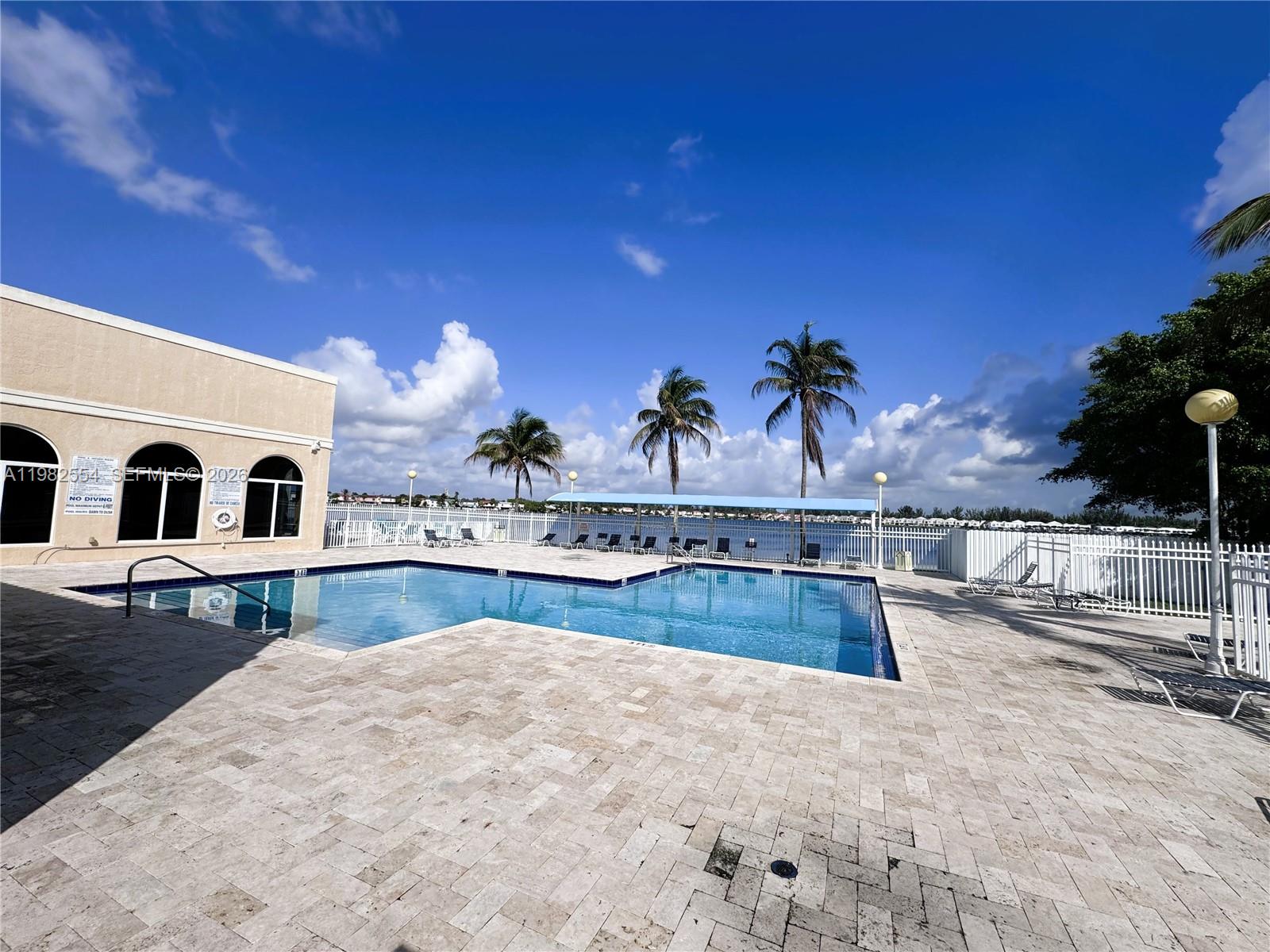 MARINA REAL CONDO NO 6 - Residential