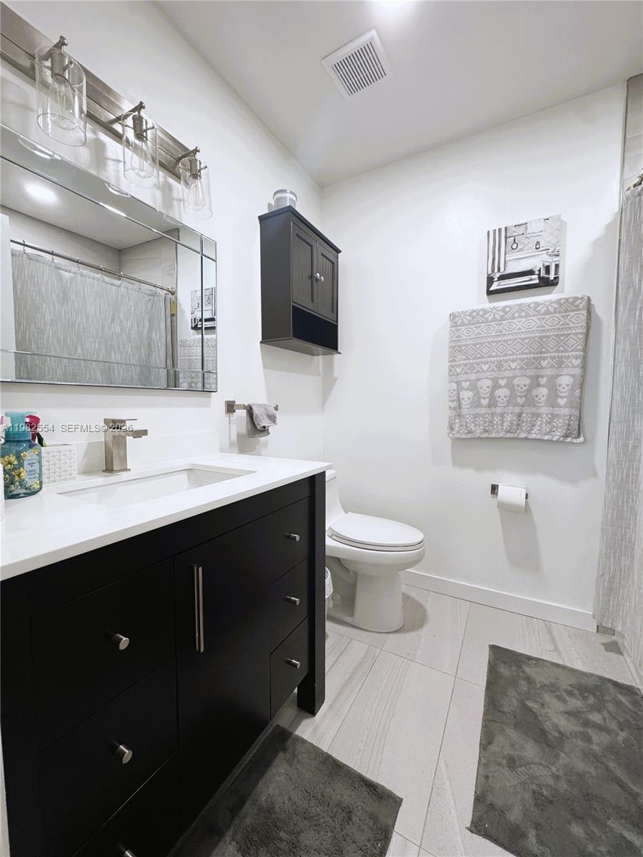 MARINA REAL CONDO NO 6 - Residential