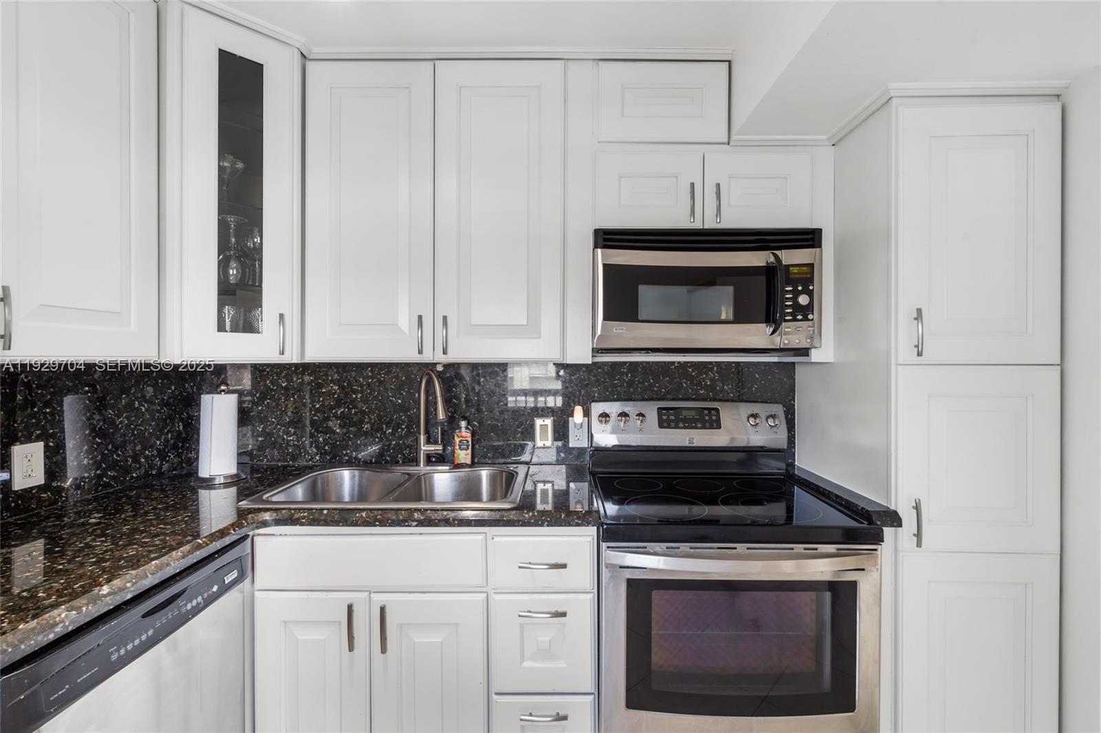 ENSENADA CONDO BLDG E-II - Residential Lease