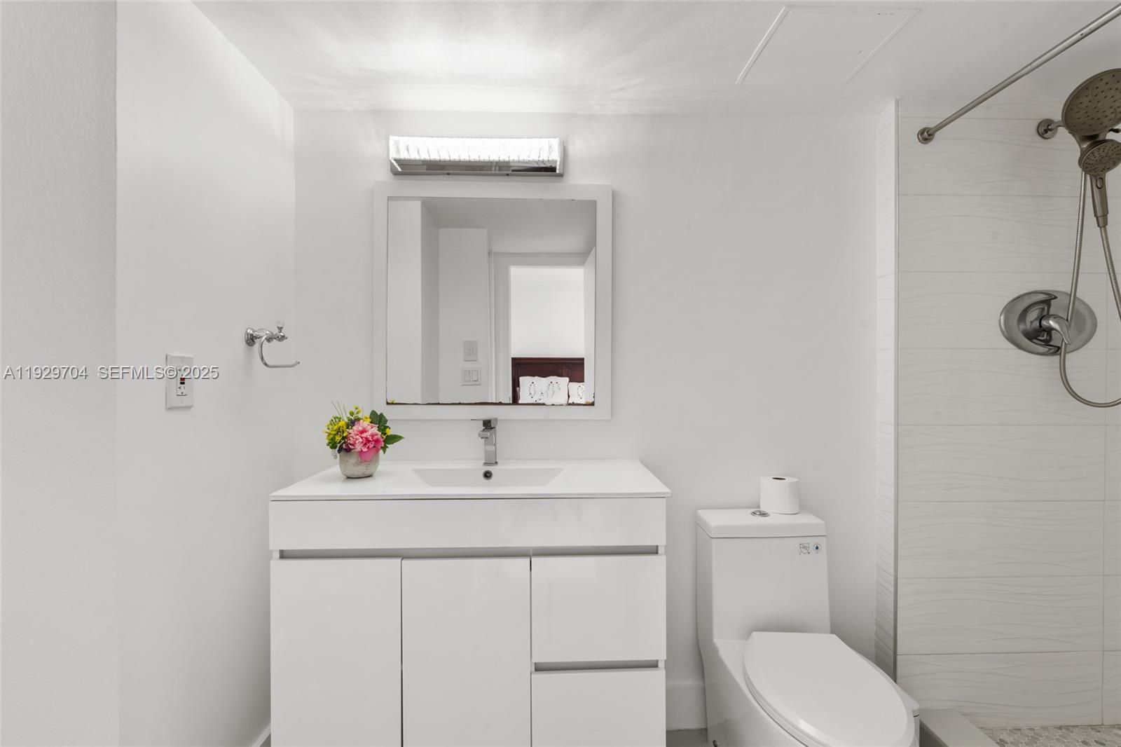 ENSENADA CONDO BLDG E-II - Residential Lease