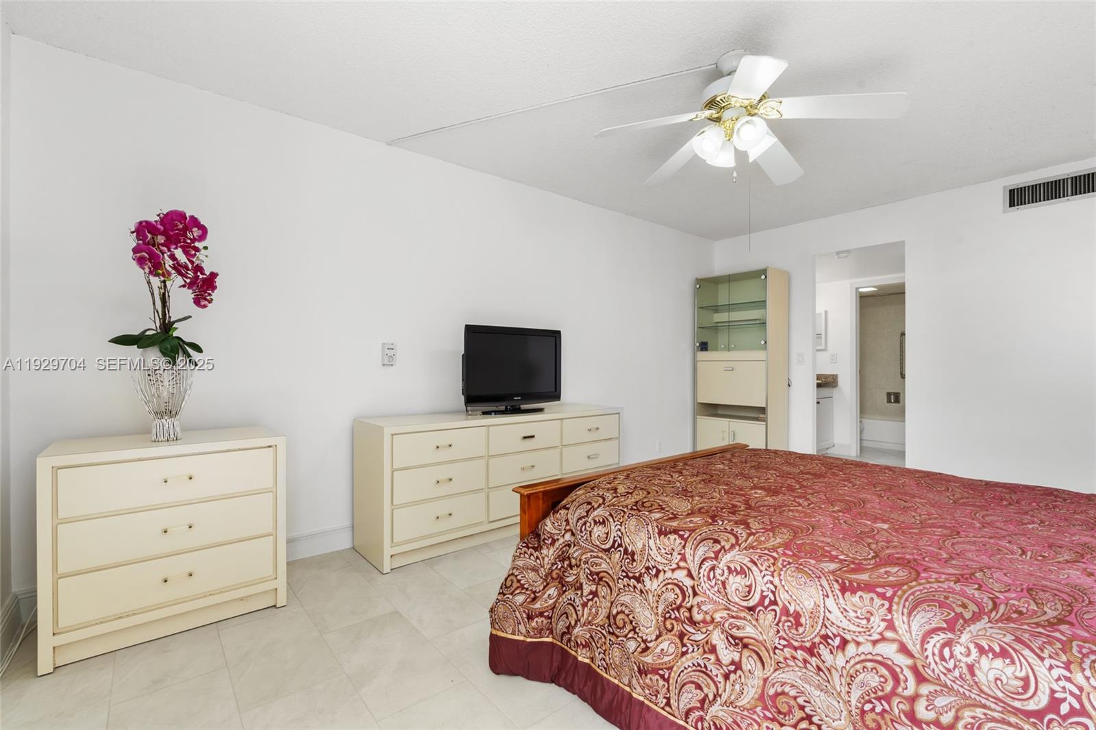 ENSENADA CONDO BLDG E-II - Residential Lease