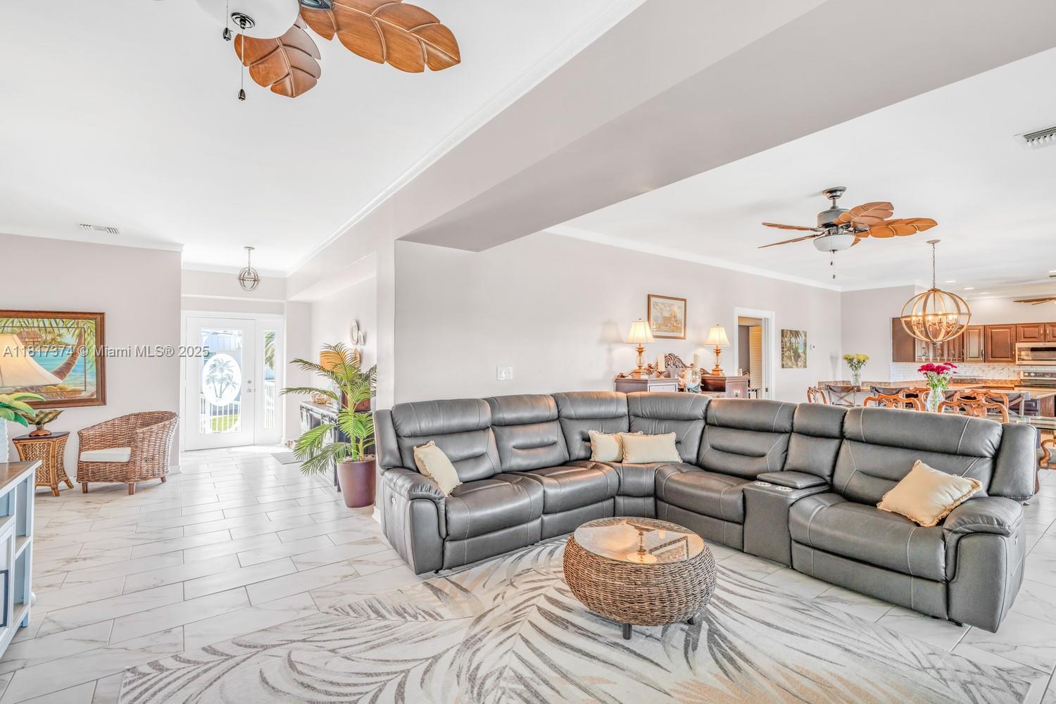 COCO PLUM BEACH - Residential