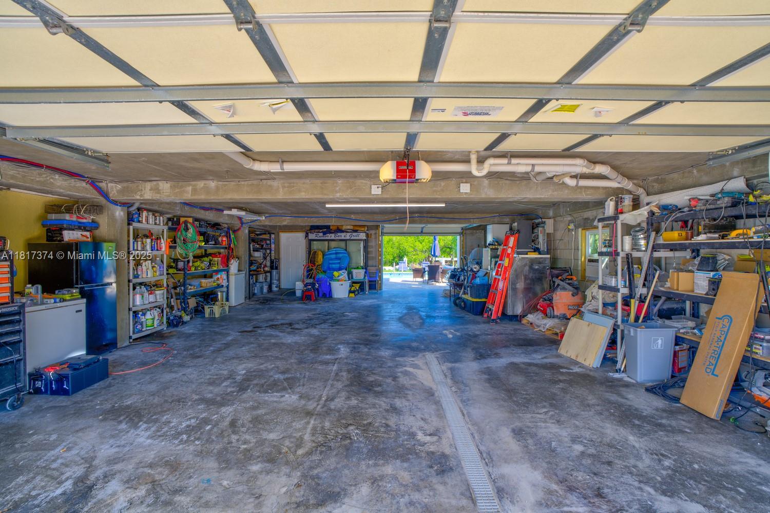 COCO PLUM BEACH - Residential