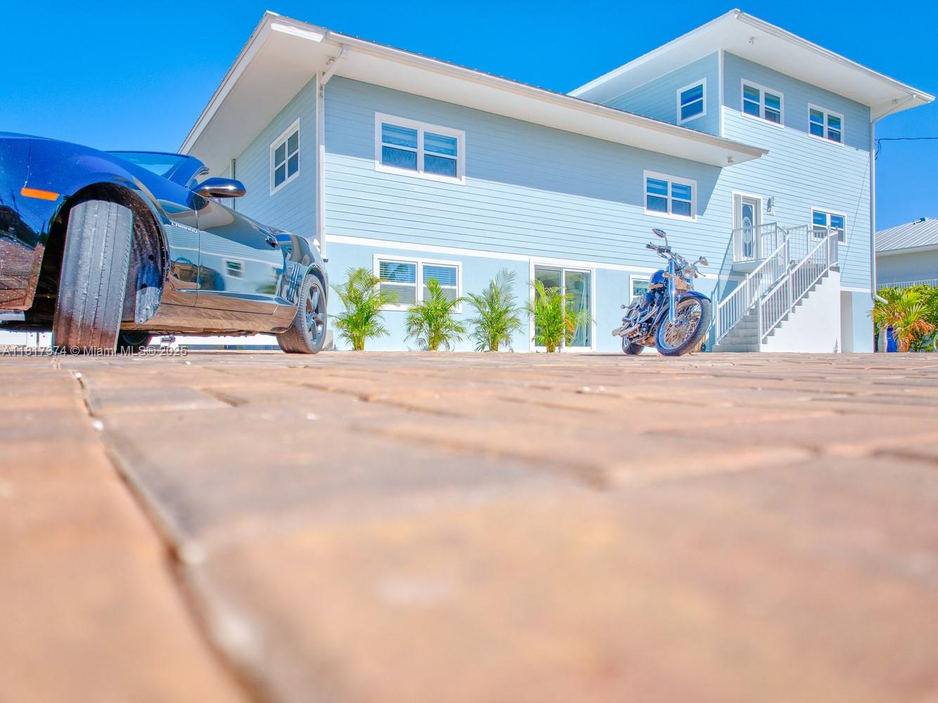COCO PLUM BEACH - Residential