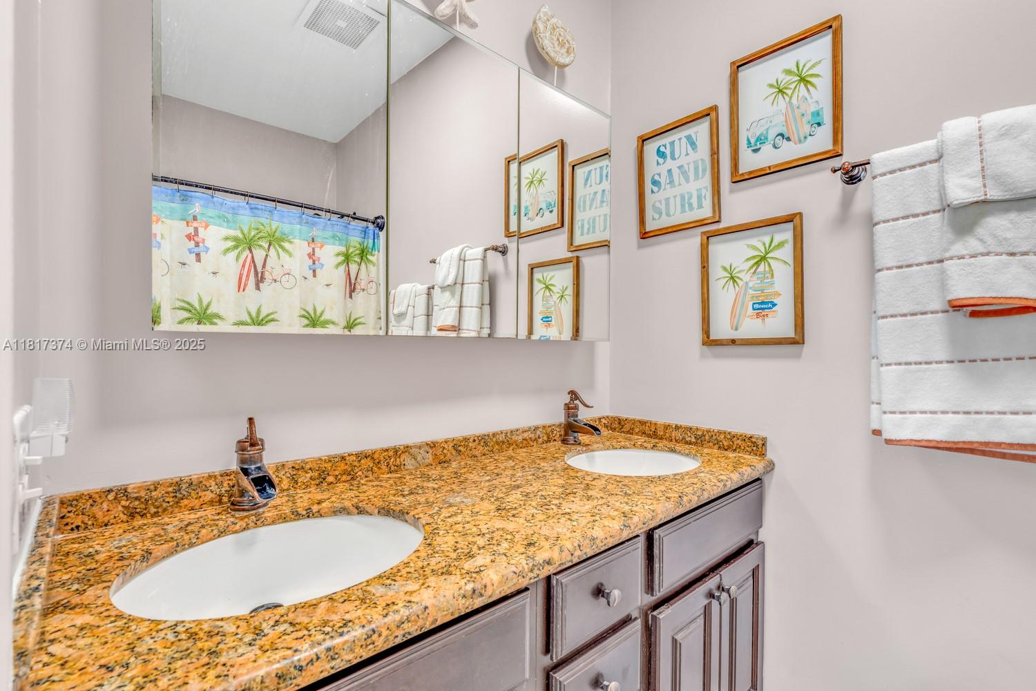 COCO PLUM BEACH - Residential