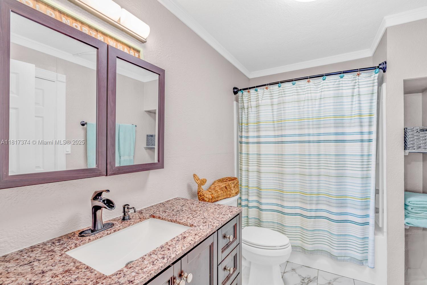 COCO PLUM BEACH - Residential