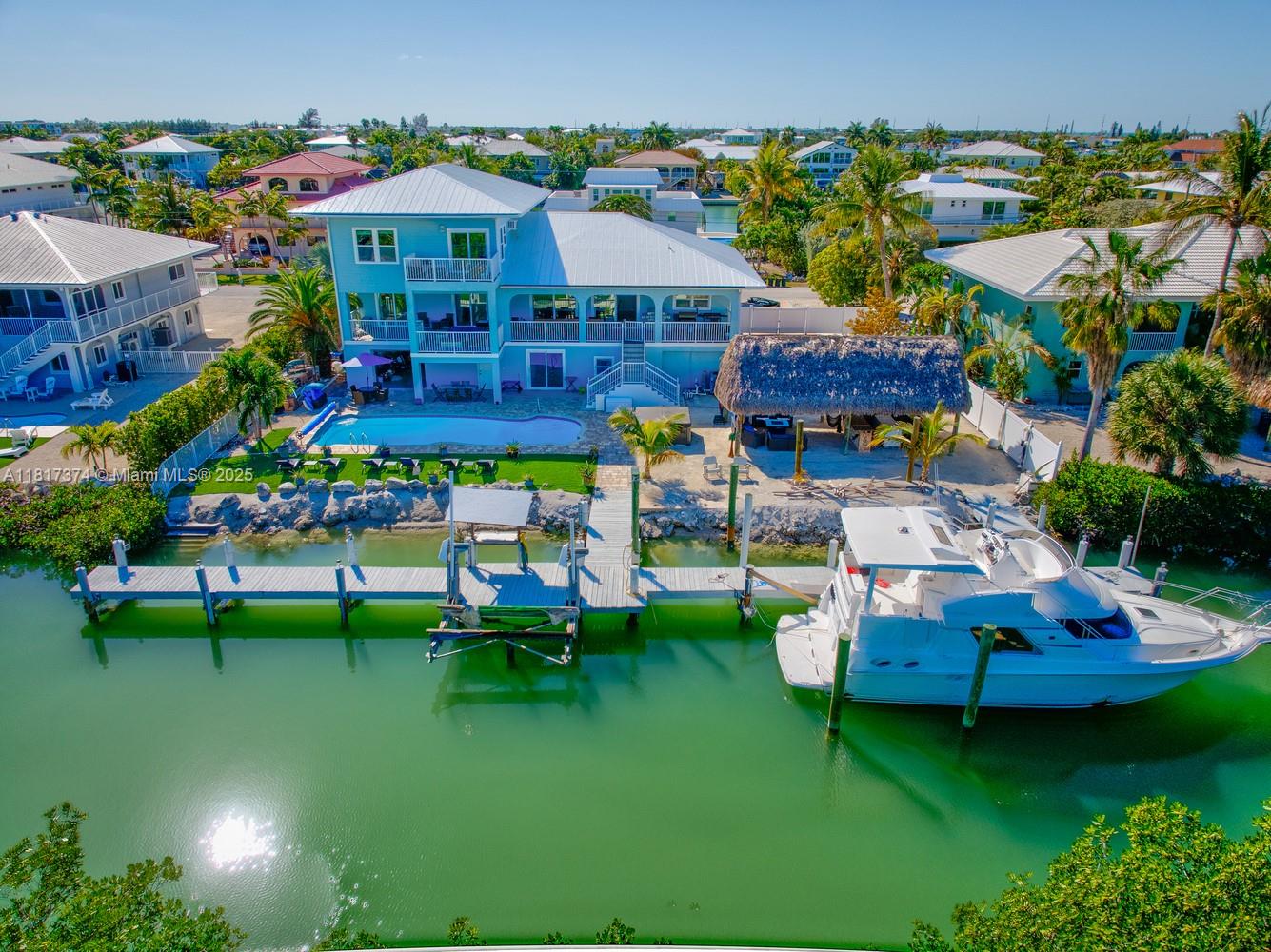 COCO PLUM BEACH - Residential