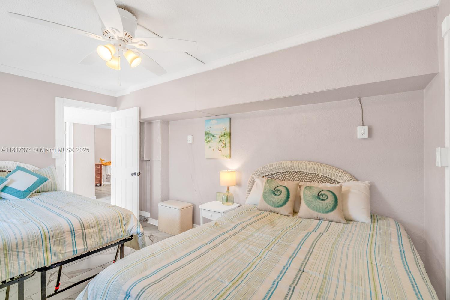 COCO PLUM BEACH - Residential