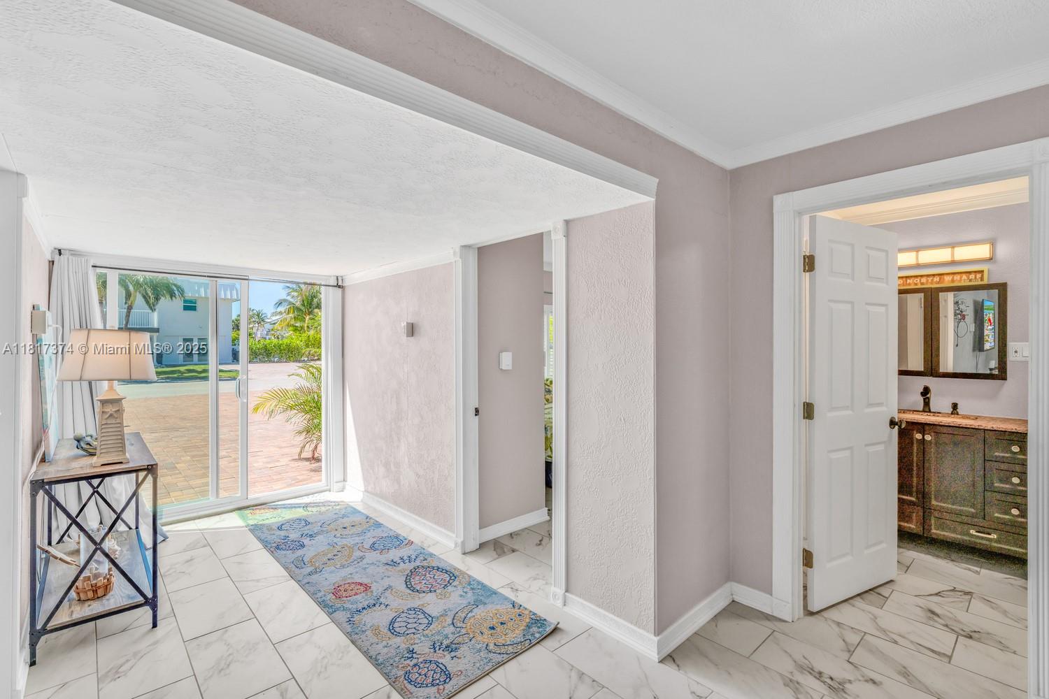 COCO PLUM BEACH - Residential