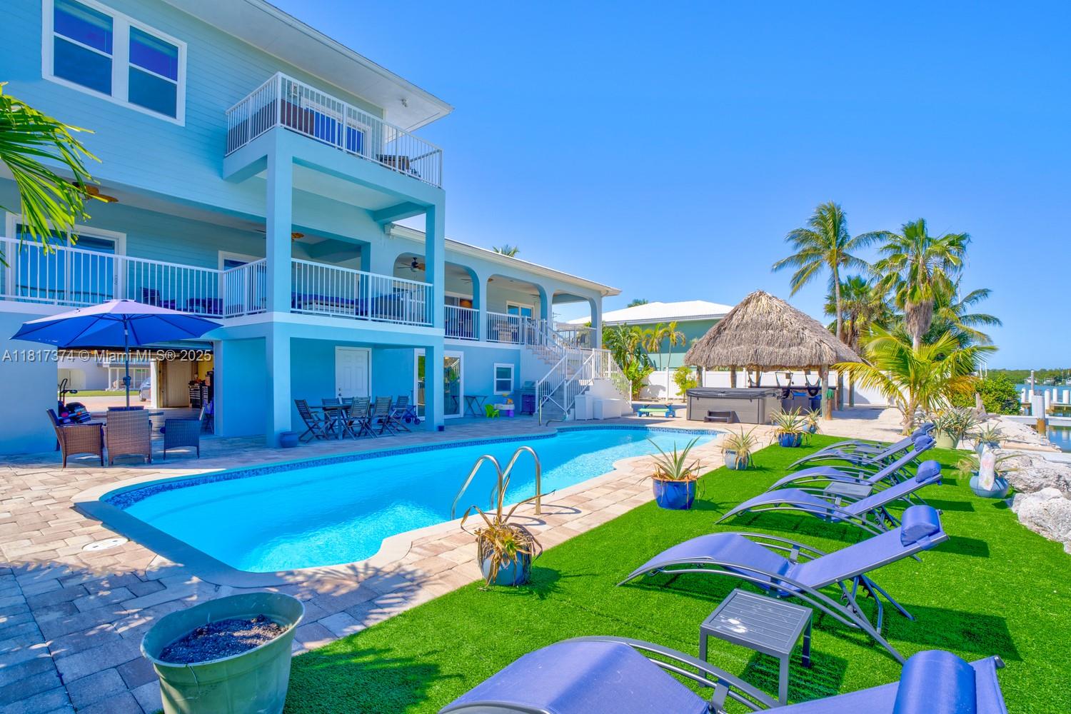 COCO PLUM BEACH - Residential