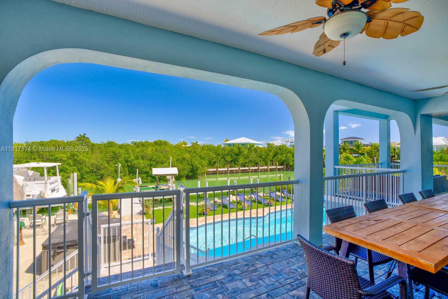 COCO PLUM BEACH - Residential