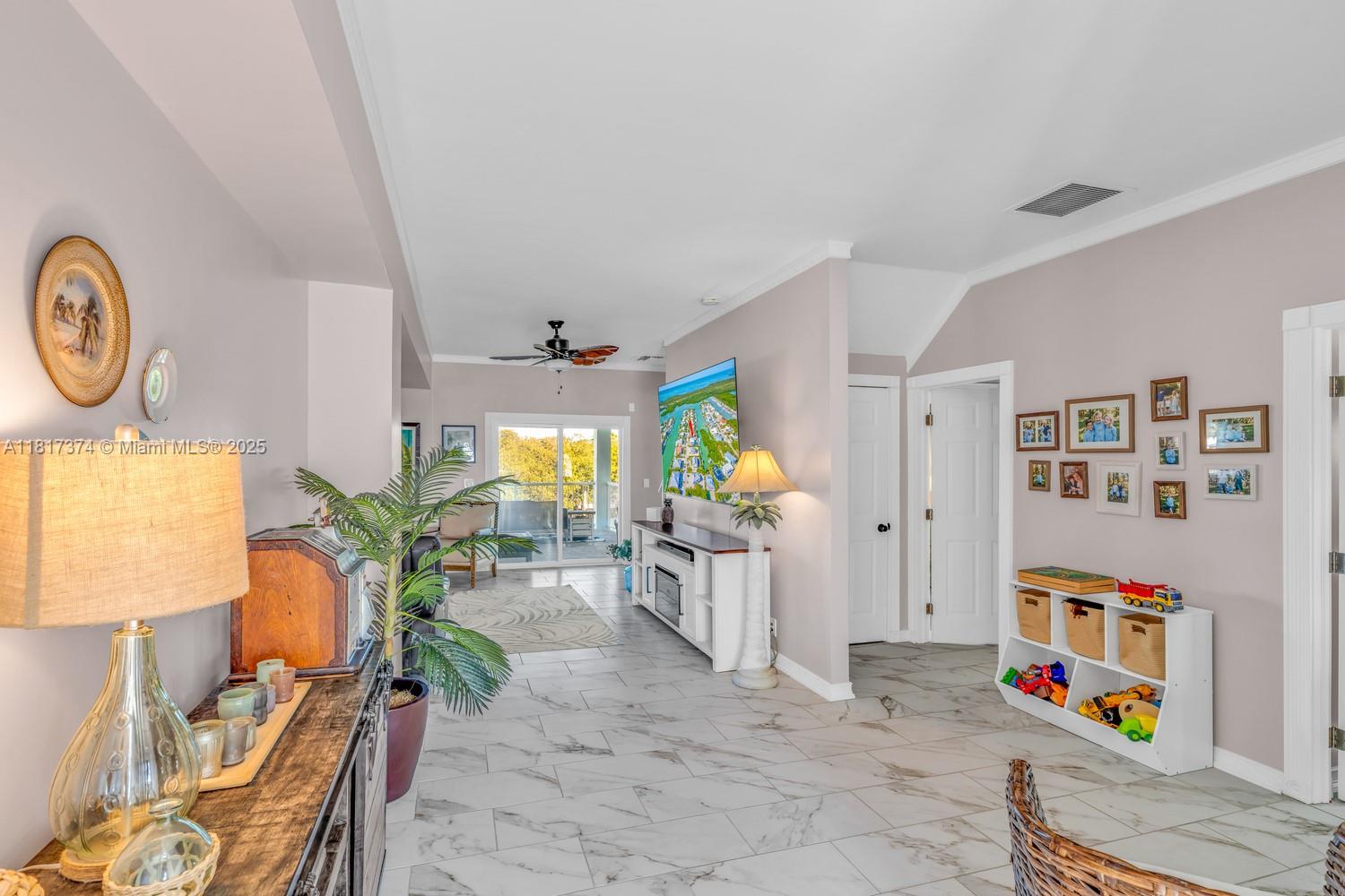 COCO PLUM BEACH - Residential