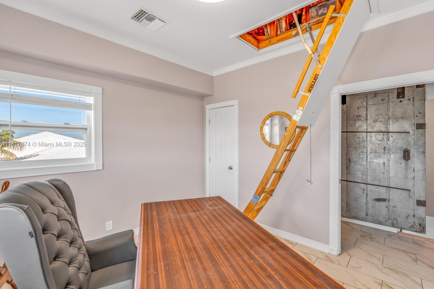COCO PLUM BEACH - Residential