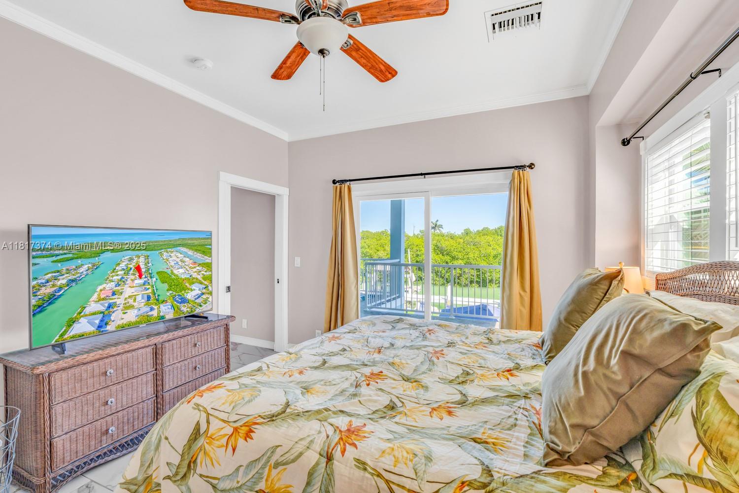 COCO PLUM BEACH - Residential