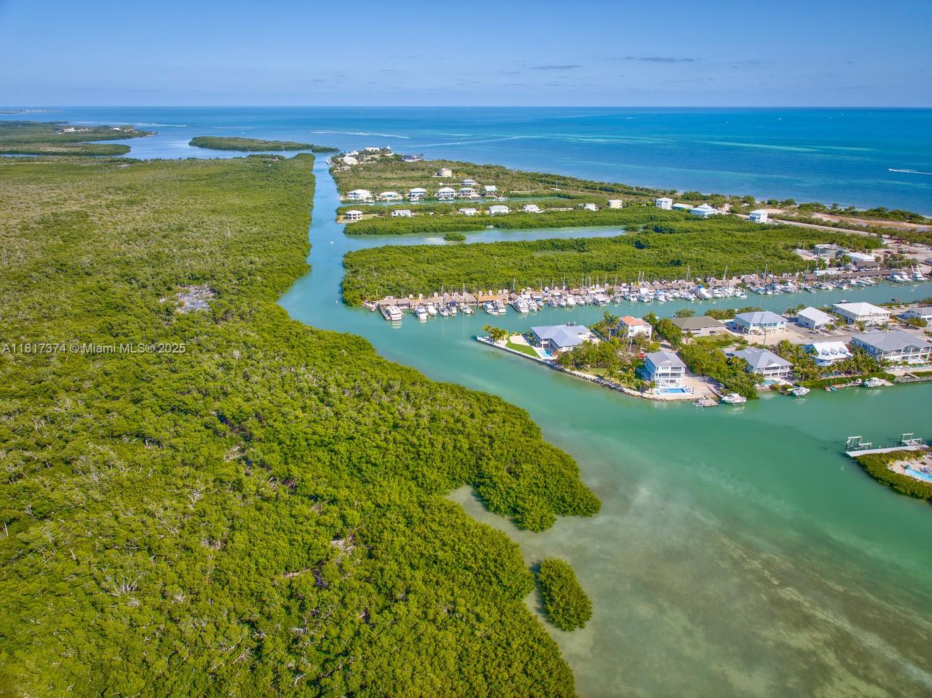 COCO PLUM BEACH - Residential