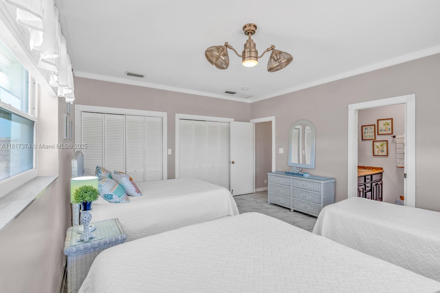 COCO PLUM BEACH - Residential