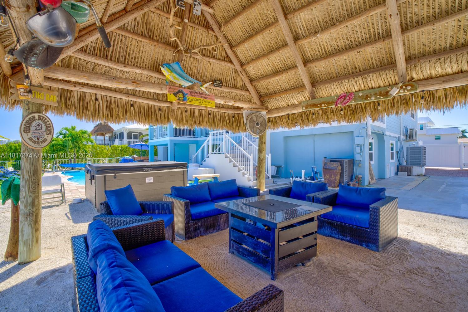 COCO PLUM BEACH - Residential