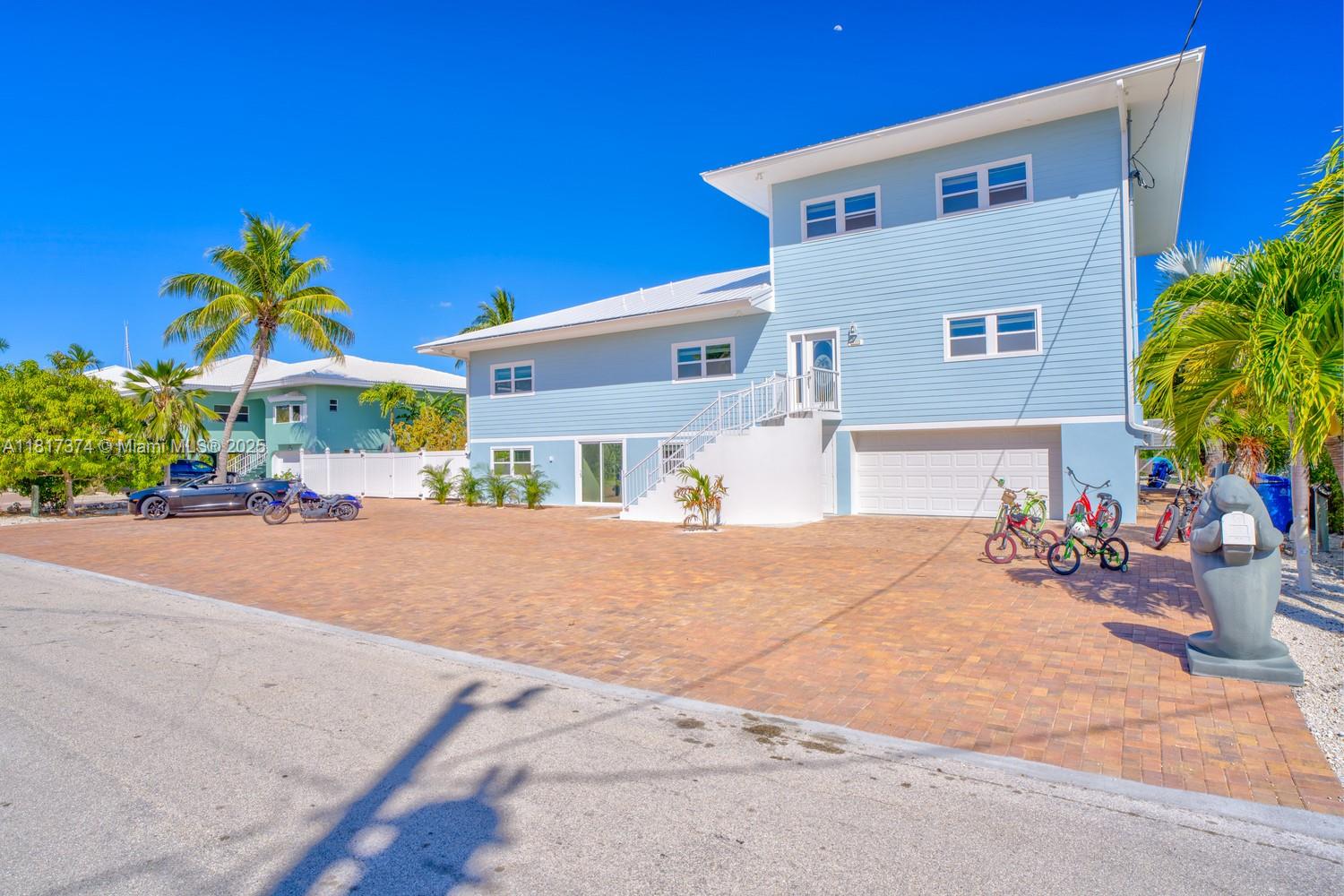 COCO PLUM BEACH - Residential