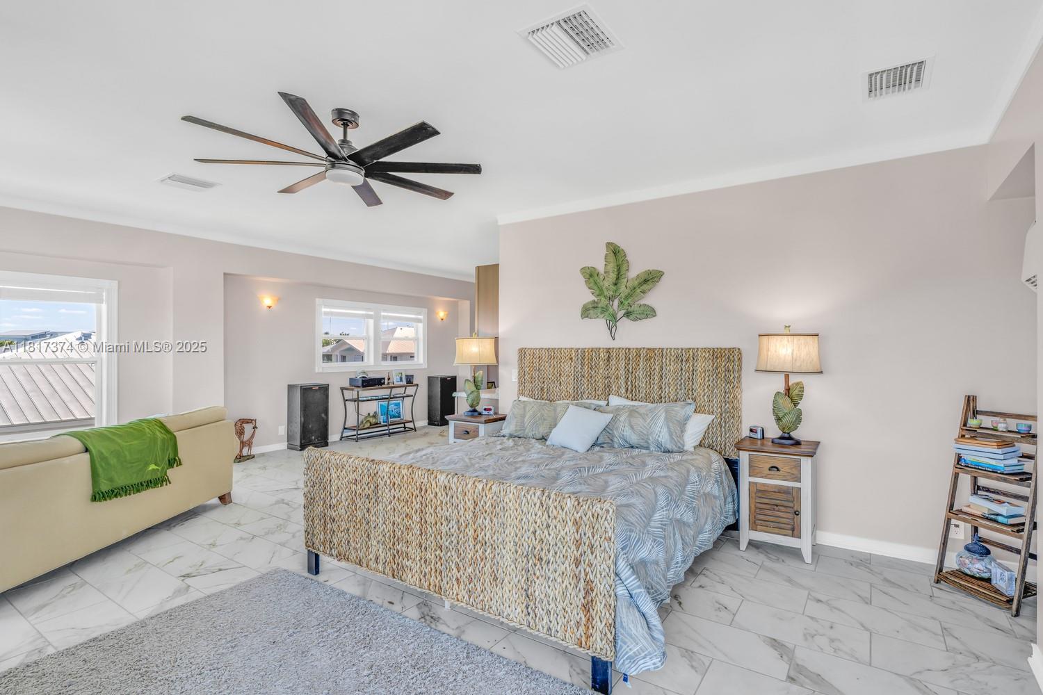 COCO PLUM BEACH - Residential