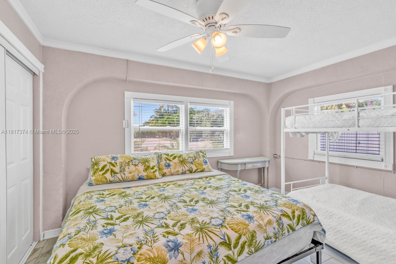 COCO PLUM BEACH - Residential
