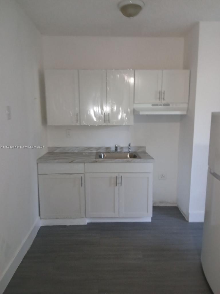 Rental Property at 1003 Sw 15th Ave 19, Miami, Broward County, Florida - Bedrooms: 1 
Bathrooms: 1  - $1,500 MO.