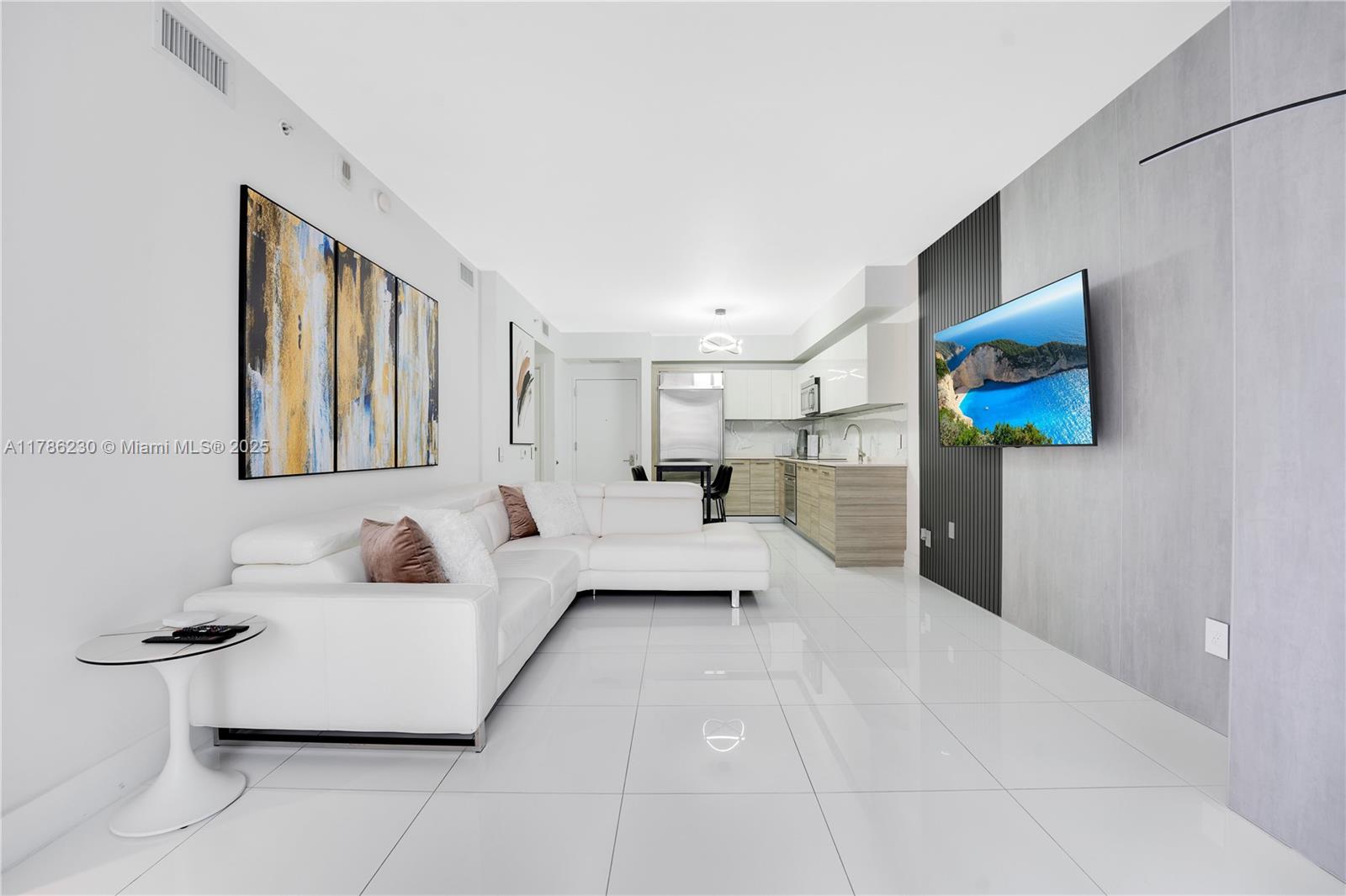 1300 Brickell Bay Dr 706