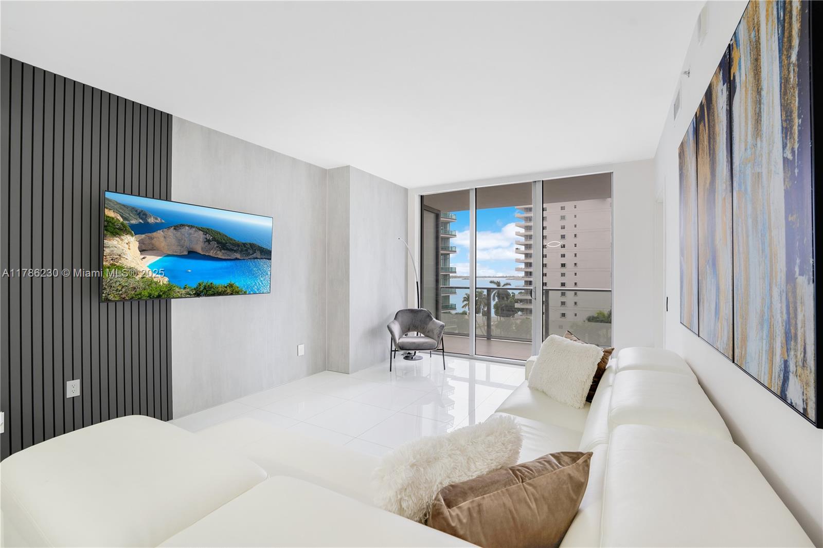 1300 Brickell Bay Dr 706
