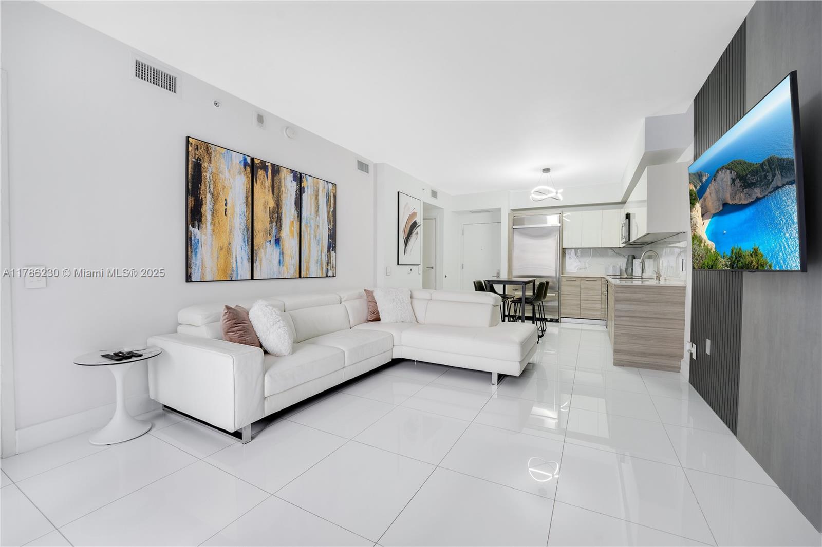 1300 Brickell Bay Dr 706