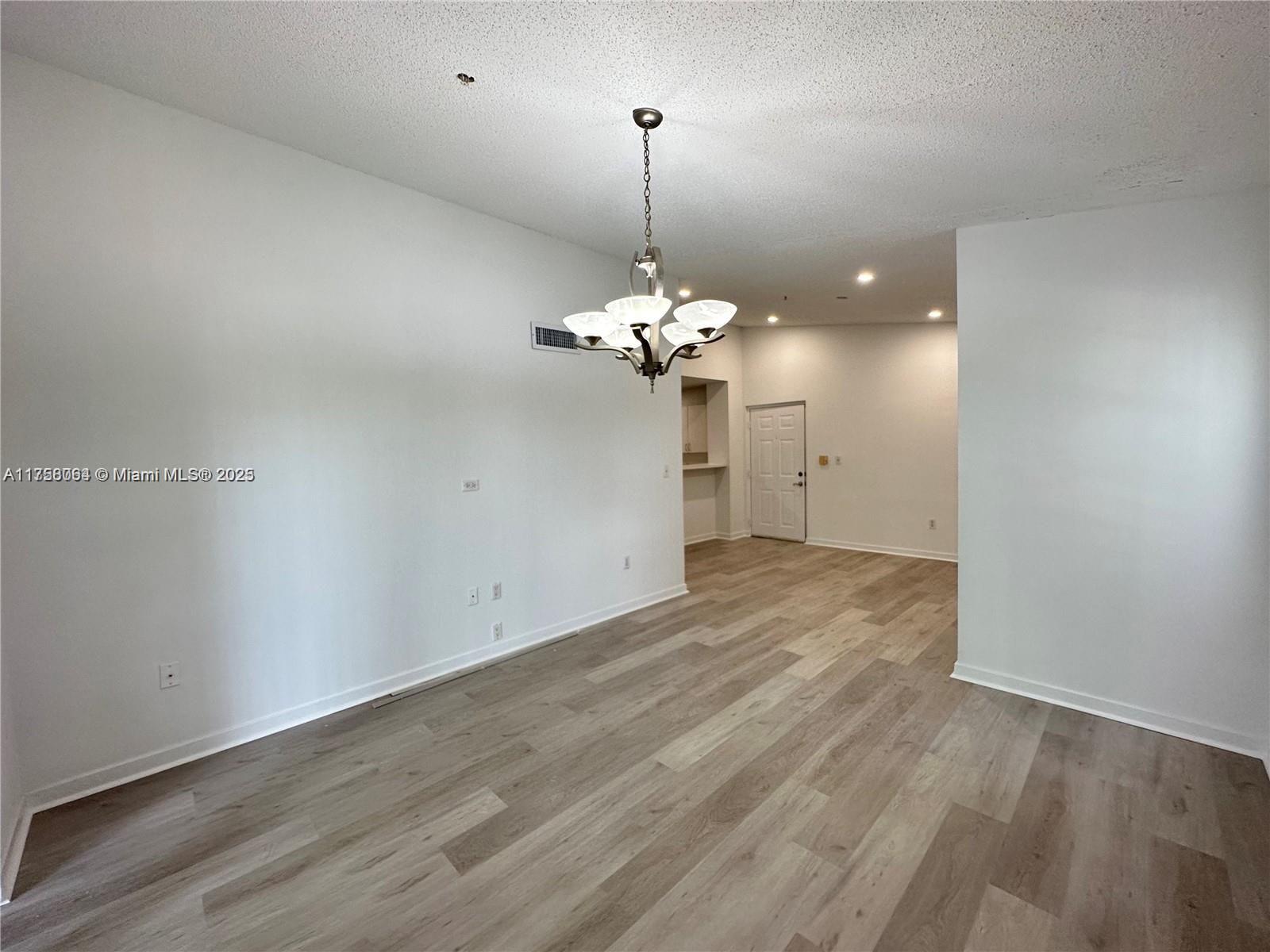 4560 Nw 107th Ave 301-12, Doral, Miami-Dade County, Florida - 1 Bedrooms  
1 Bathrooms - 