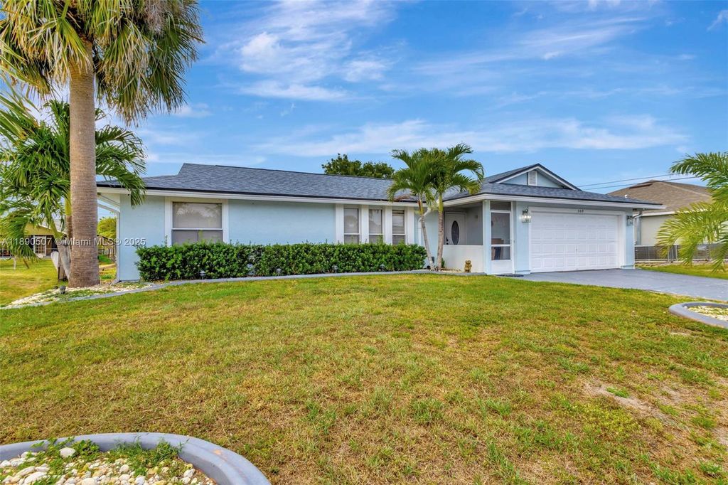 Photo of 509 SW Hamburg Ter, Port St Lucie, FL 34984 (MLS # A11890507)