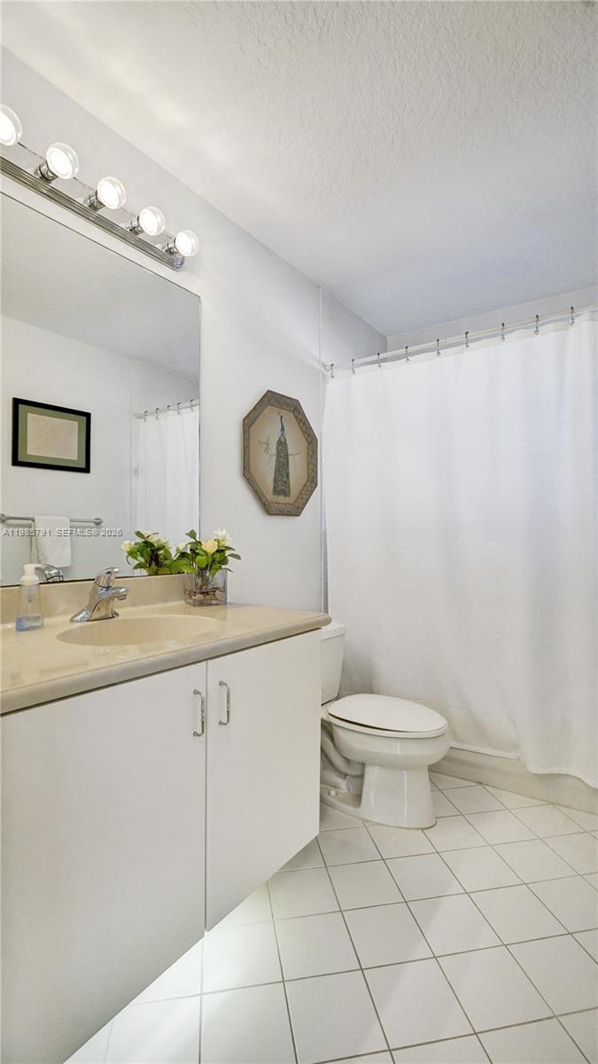 ROLLING HILLS GOLF ESTATE - Residential