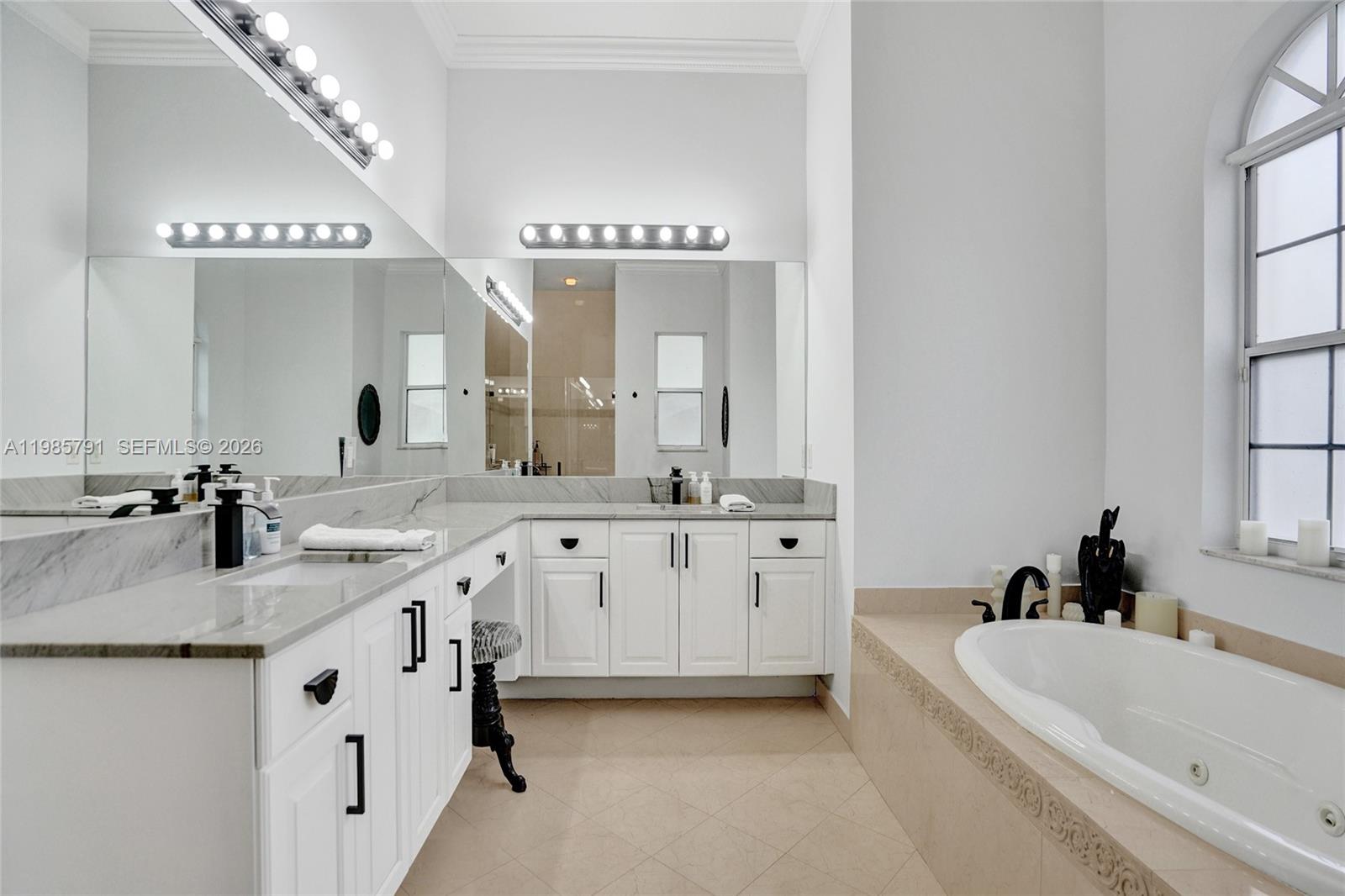 ROLLING HILLS GOLF ESTATE - Residential