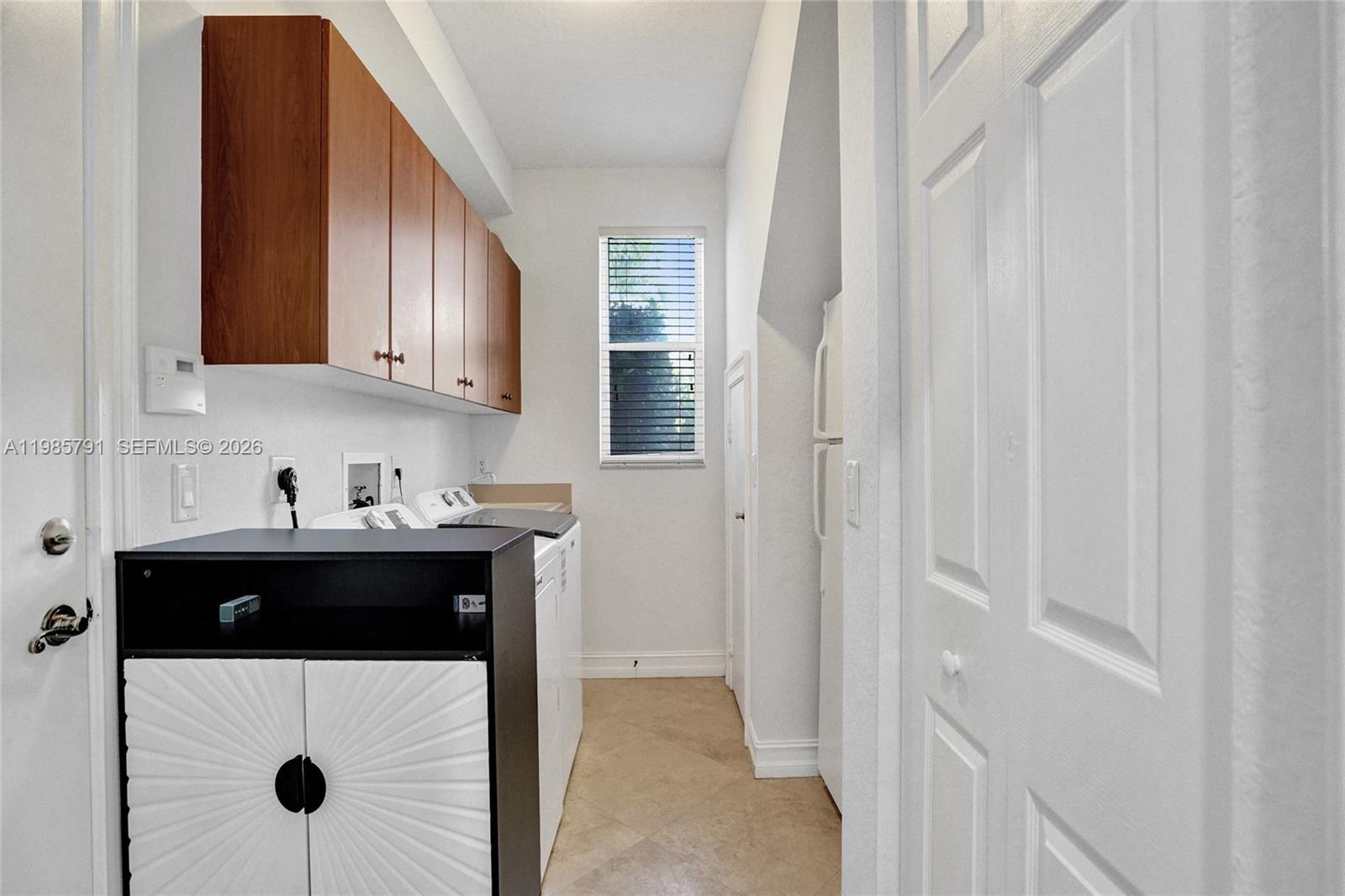 ROLLING HILLS GOLF ESTATE - Residential