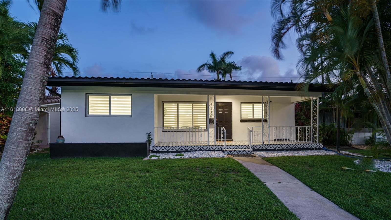 HOLLYWOOD LAKES SEC - Residential