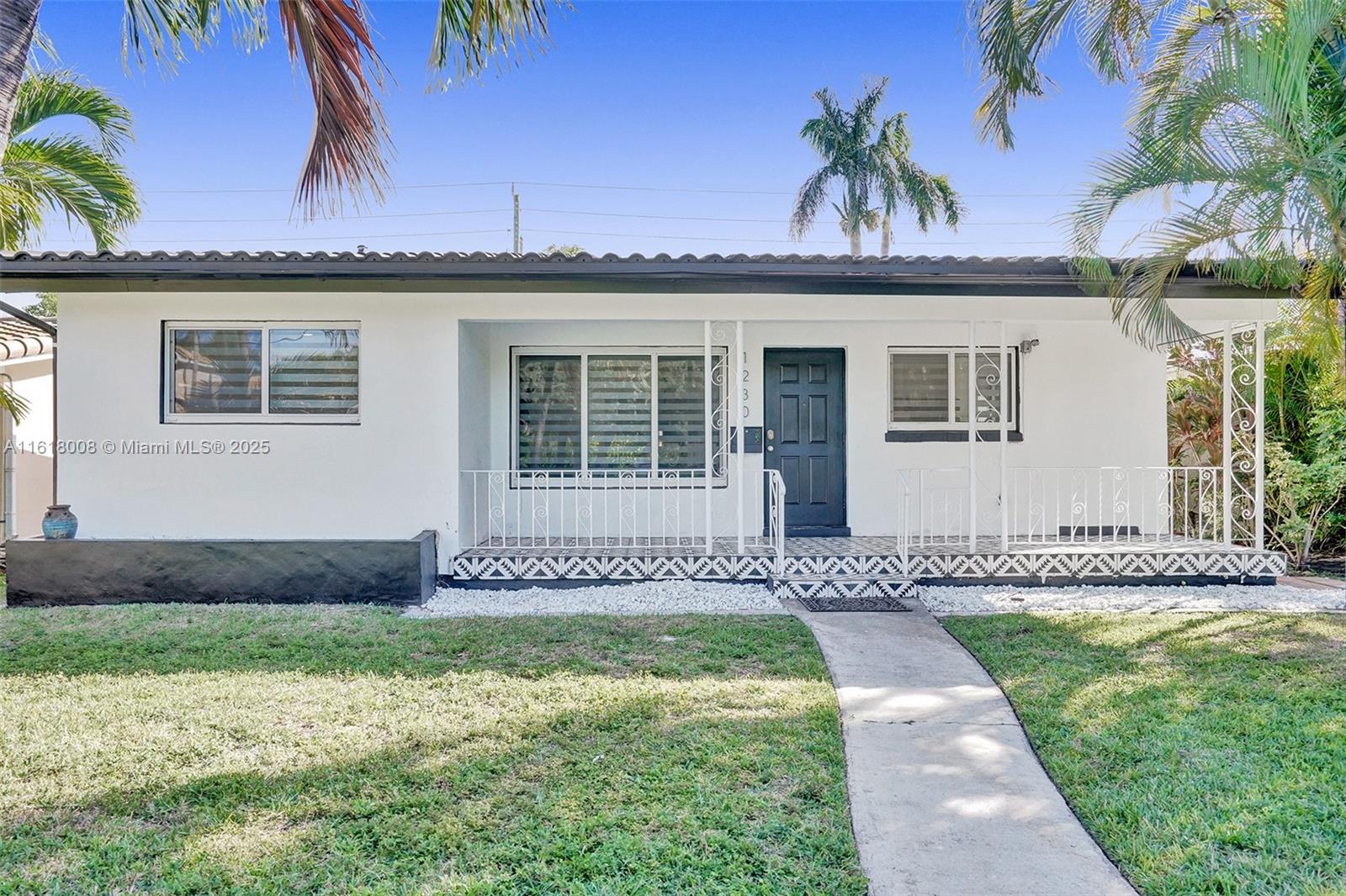 HOLLYWOOD LAKES SEC - Residential