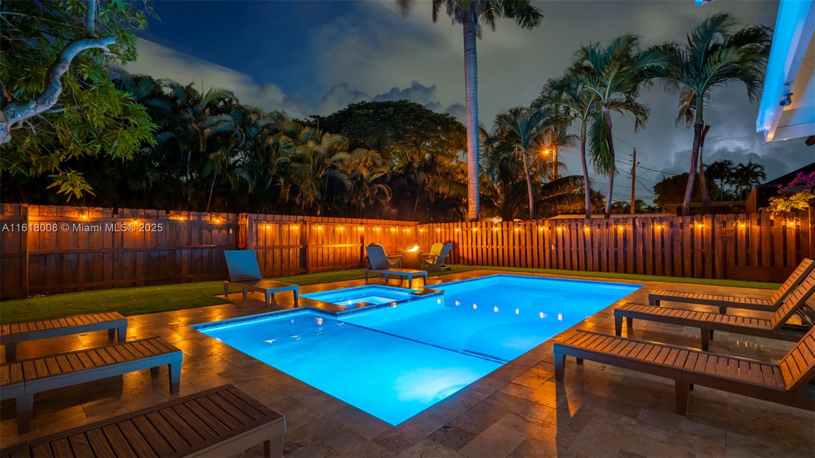 HOLLYWOOD LAKES SEC - Residential