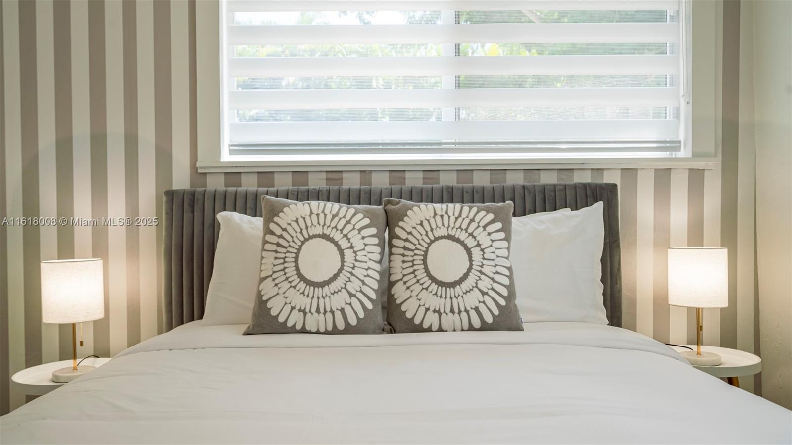 HOLLYWOOD LAKES SEC - Residential